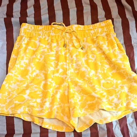 Who What Wear French Terry High Waisted Floral Tropical Shorts Size L - Picture 1 of 2